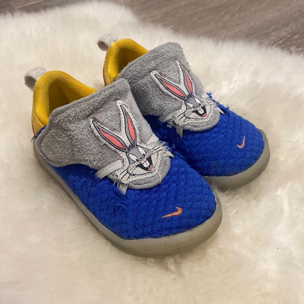 Nike Bugs Bunny toddler sneaker